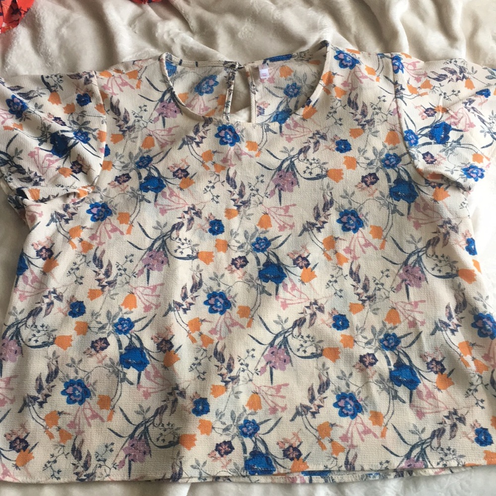 Xhilaration Cream and Floral Blouse